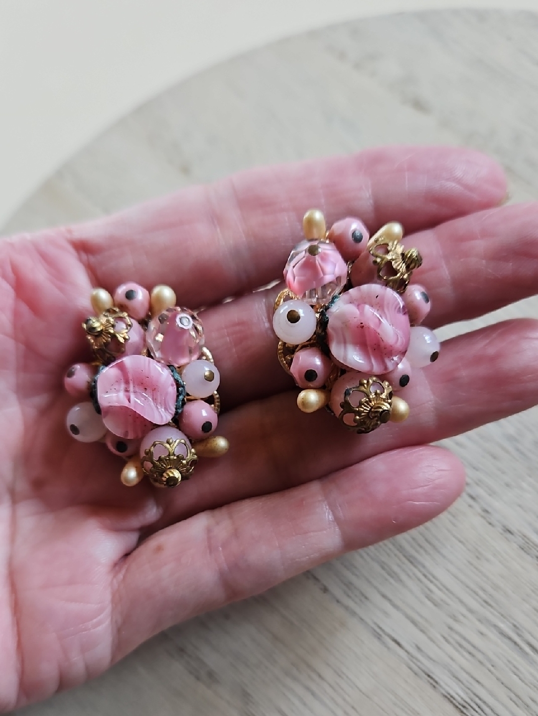 Alice Caviness Vintage Pink Mottled Art Glass Faux Pearls Gold Tone Filigree